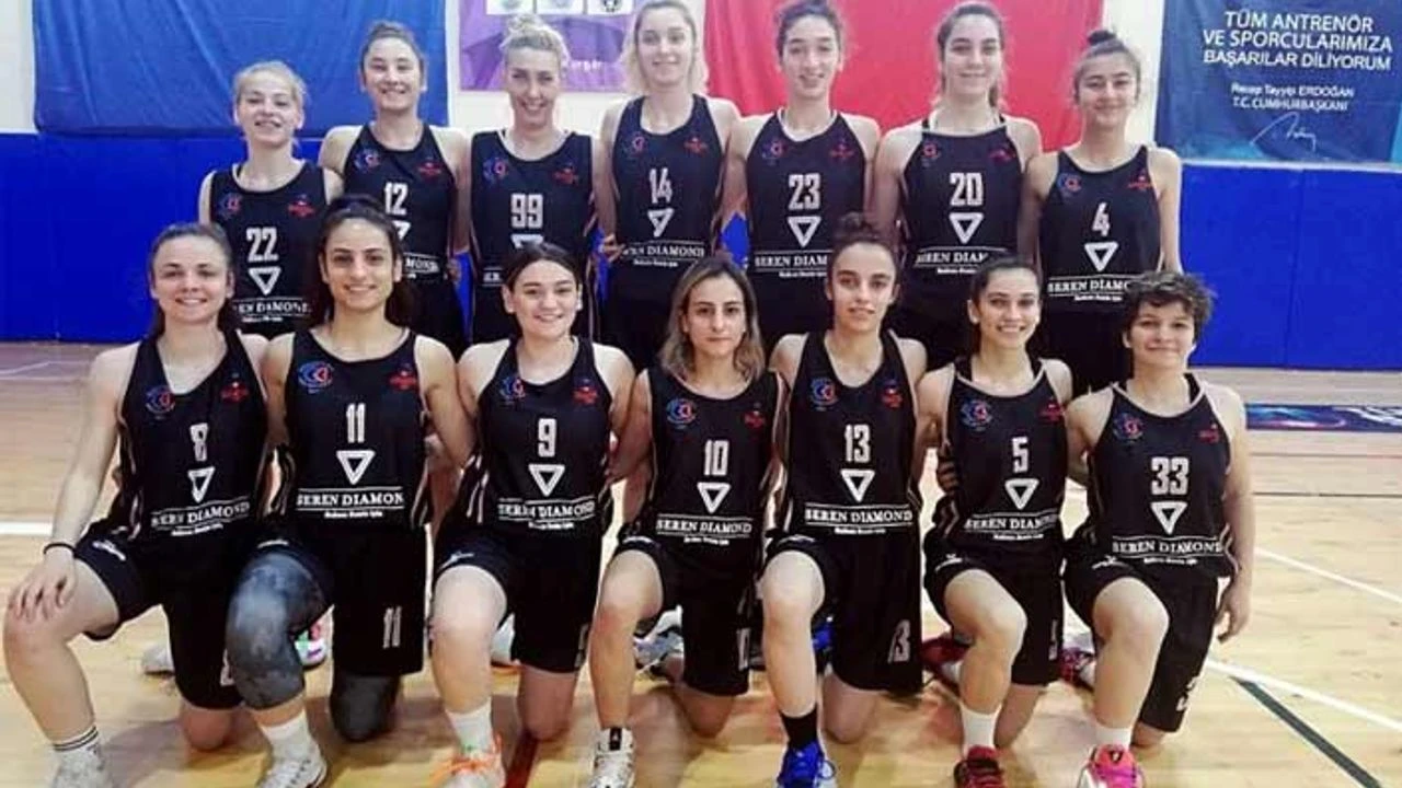 KADIN BASKETBOL TAKIMIMIZ DESTAN YAZIYOR